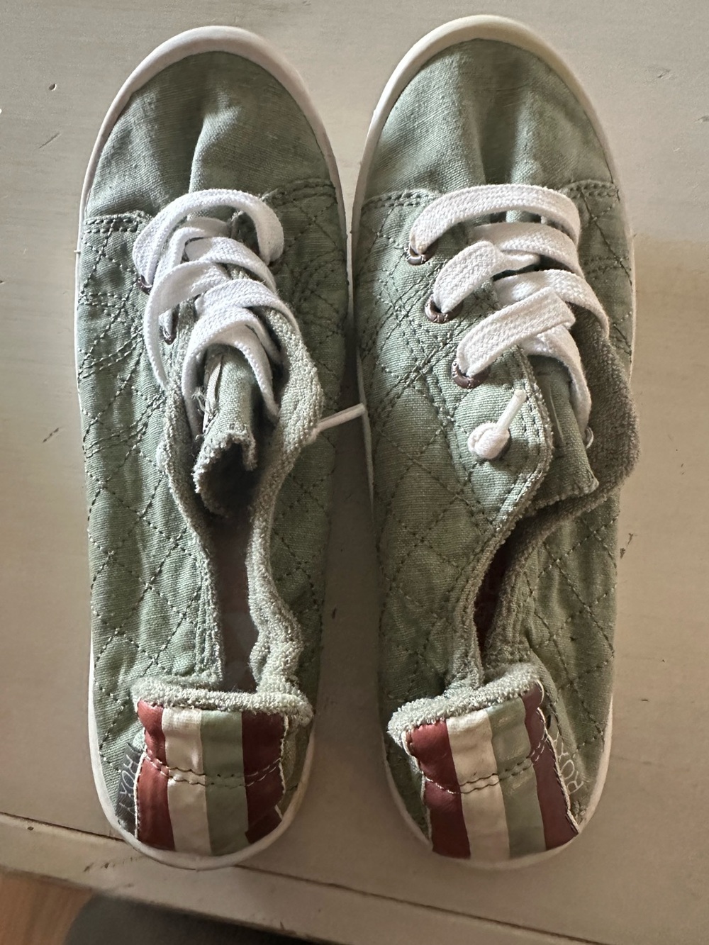 Roxy spring sneaker like new
